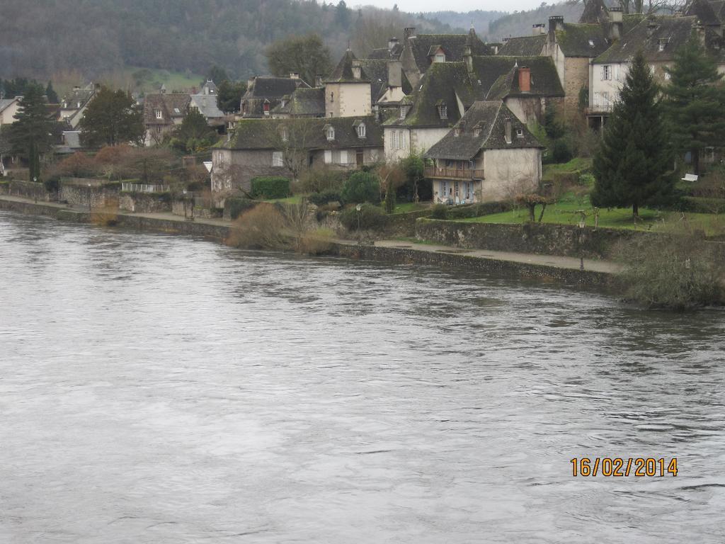 Hotel Le Commerce Neuville  ภายนอก รูปภาพ