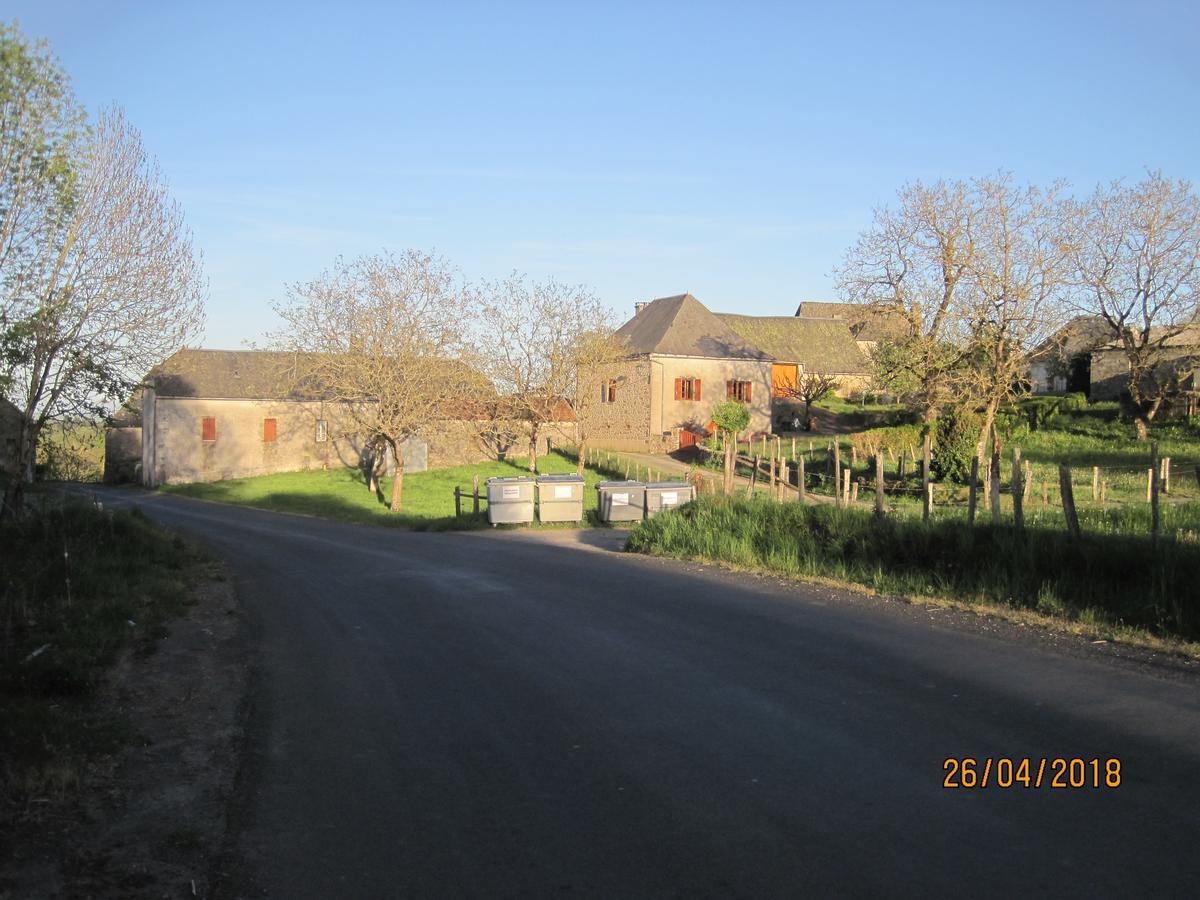 Hotel Le Commerce Neuville  ภายนอก รูปภาพ