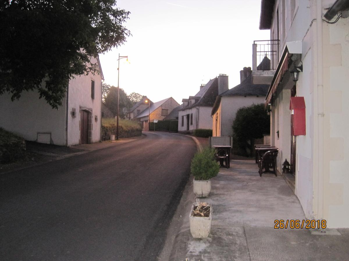 Hotel Le Commerce Neuville  ภายนอก รูปภาพ