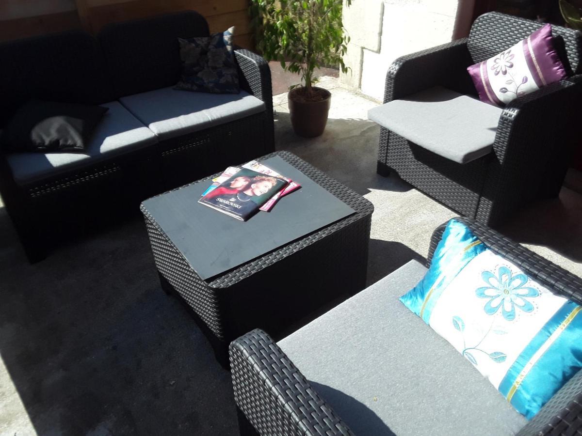 Hotel Le Commerce Neuville  ภายนอก รูปภาพ